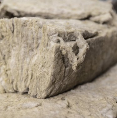 Lana di vetro o roccia, come risparmiare sullo smaltimento