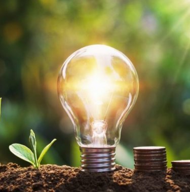 Risparmiare energia elettrica in azienda, anche attraverso i rifiuti